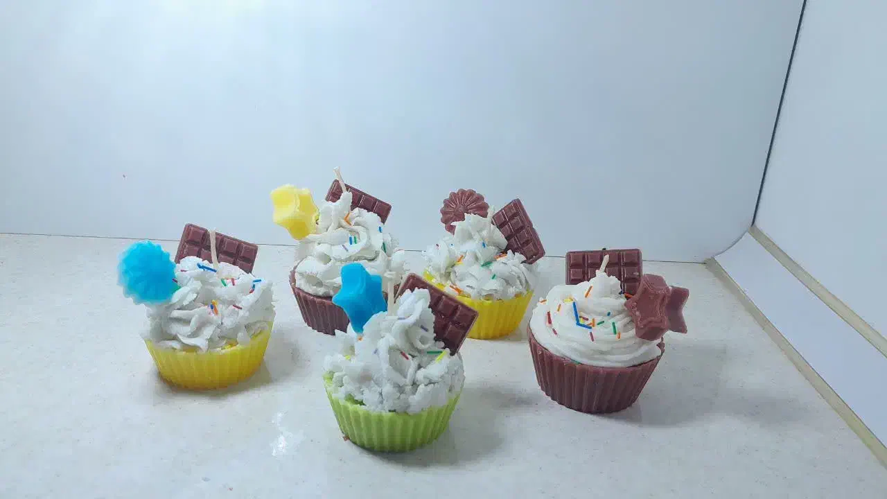 شمع کاپ کیکی طرح خوراکی کادویی خاص و شیک|صنایع دستی و سایر لوازم تزئینی|پیشوا, |دیوار