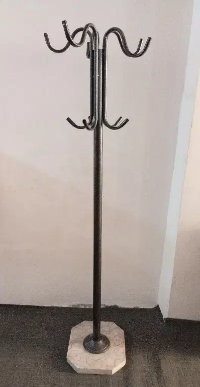 جالباسی ایستاده سالم|بندرخت و رختآویز|مشهد, کوی ولیعصر|دیوار