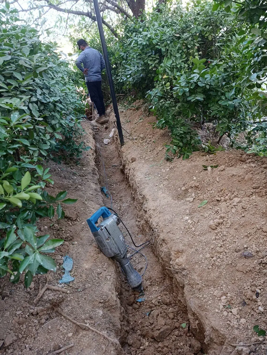 تخریب باپیکوربتن.دیوار.لوله کشی نشتیابی نصبشیرآلات|خدمات پیشه و مهارت|صدرا-فارس, فاز ۱|دیوار