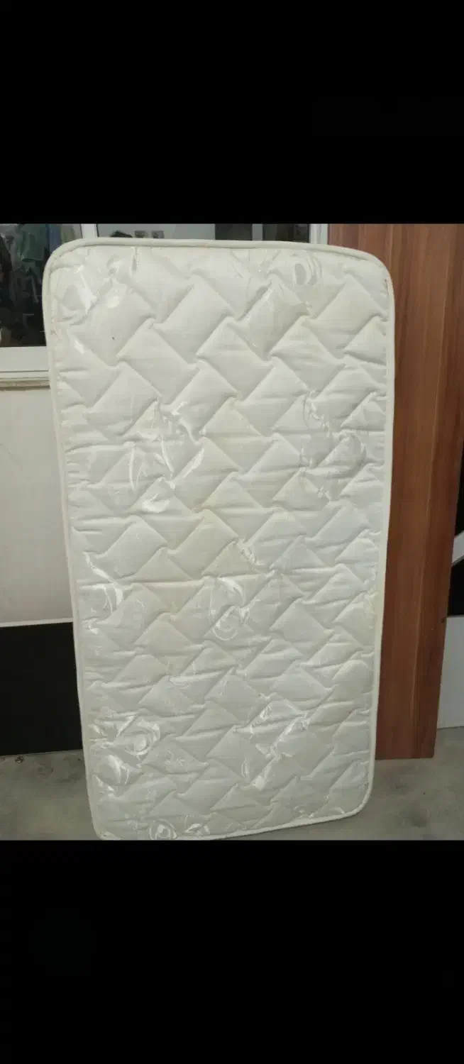 تخت کودک و نوجوان|تخت و صندلی بچه|پره‌سر, |دیوار