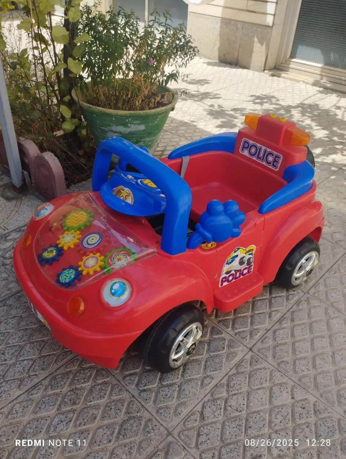 ماشین شارژی بچه گانه|اسباببازی بچه|میانه, |دیوار