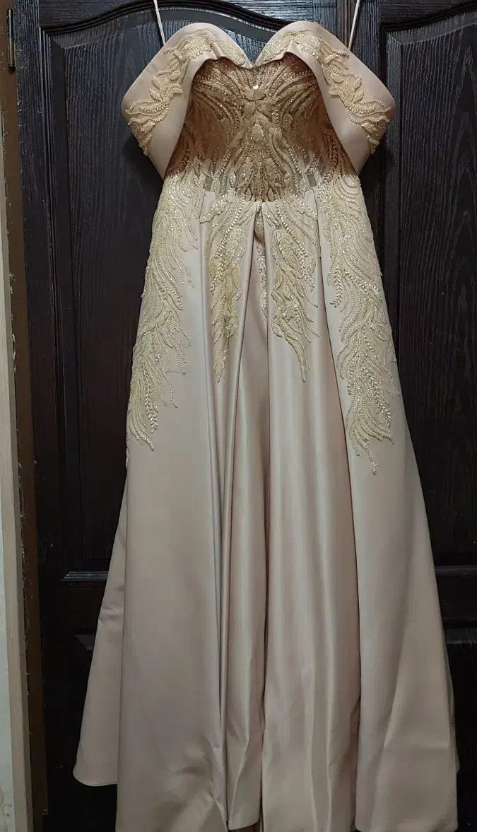 لباس عقد عروس|لباس|طبس, |دیوار