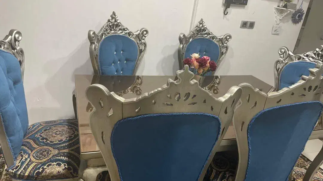 مبل سلطنتی ۹ نفره به همراه میز ناهار خوری ۶ نفره|مبلمان خانگی و میز عسلی|ایذه, |دیوار