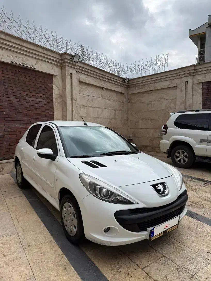 ۲۰۷ دنده ای سقف فلز|خودرو سواری و وانت|رشت, پیرکلاچای|دیوار