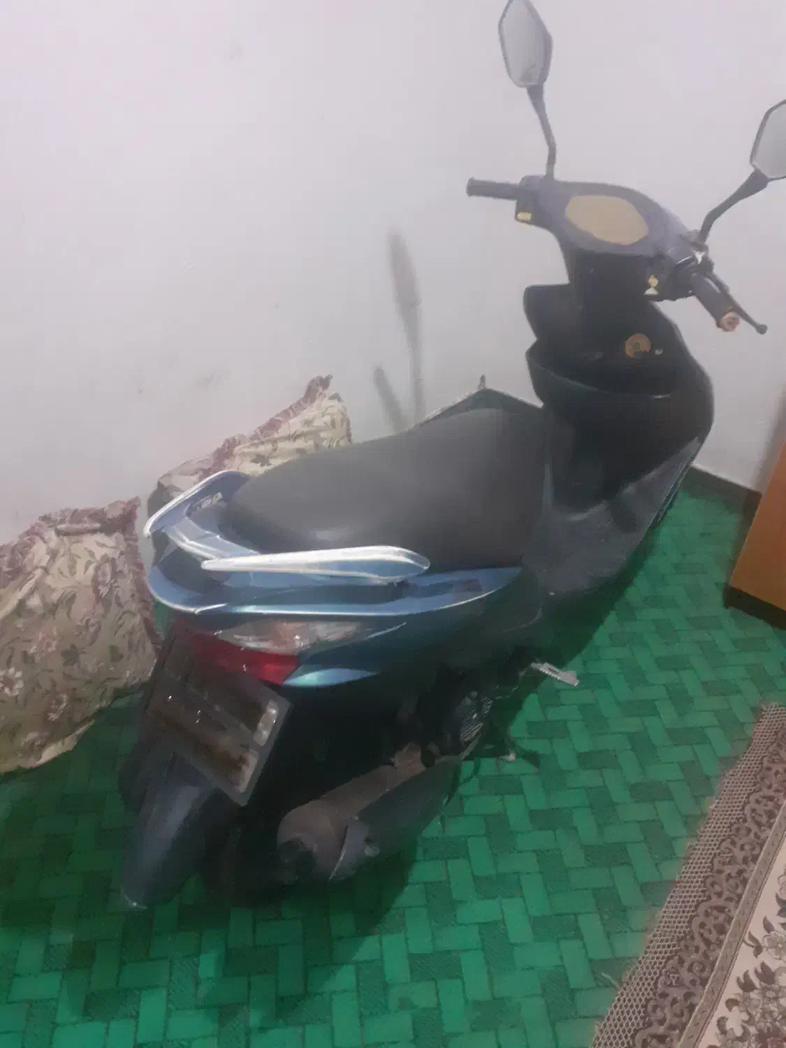 بی کلاچ|موتورسیکلت|بند زرک, |دیوار