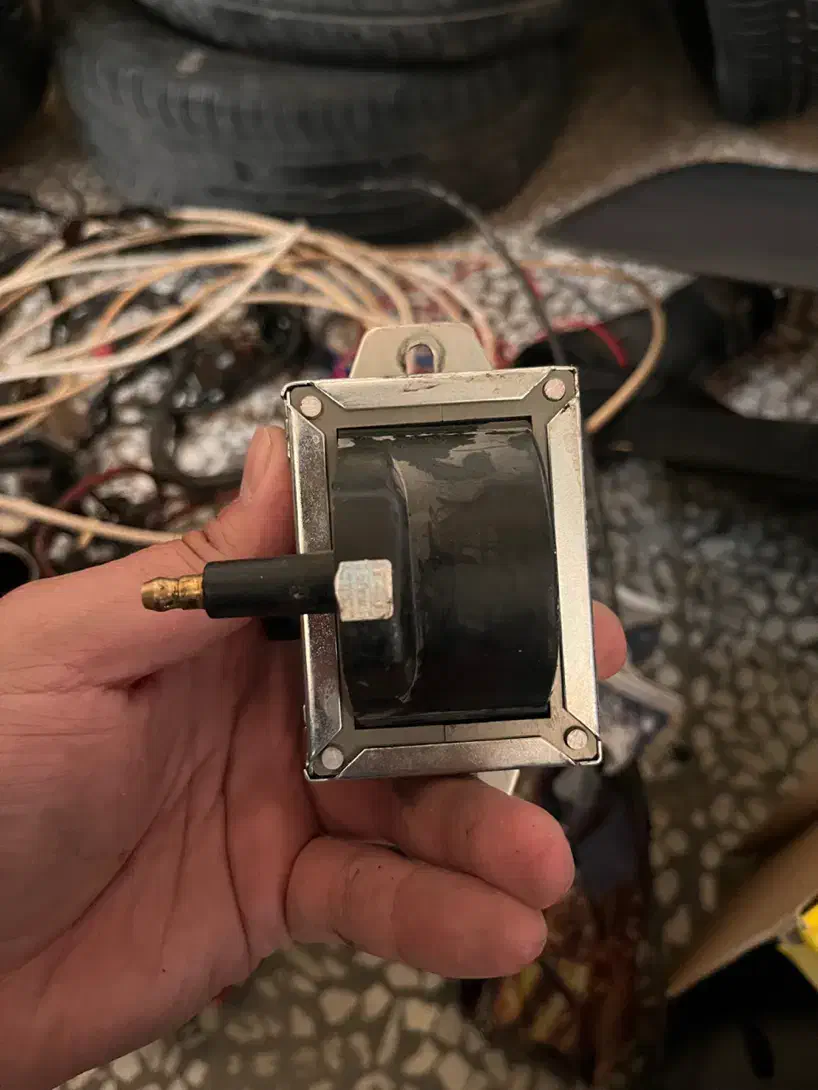 لوازم استوک پژو ۲۰۰۰ کاربرات دلکو مگنت سیم کشی|قطعات یدکی و لوازم جانبی|شاهینشهر, شهرک میلاد|دیوار