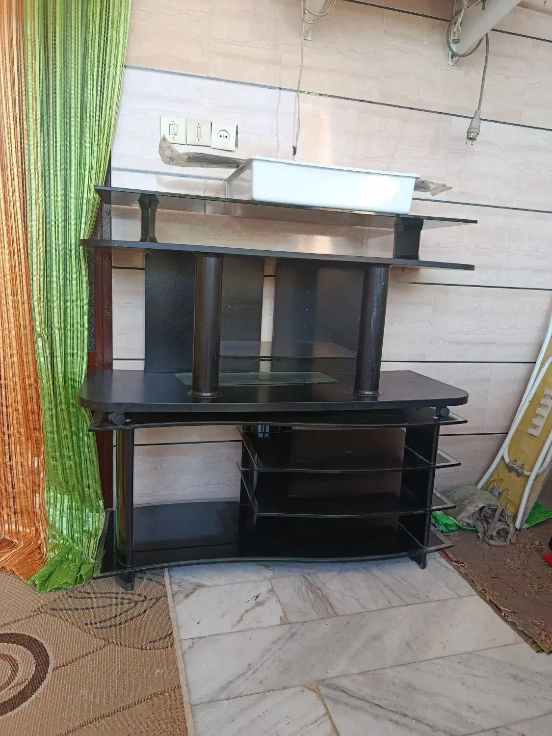 دو عدد میز تلویزیون سالم فروش فوری قیمت توافقی|میز تلویزیون|کلاله, |دیوار