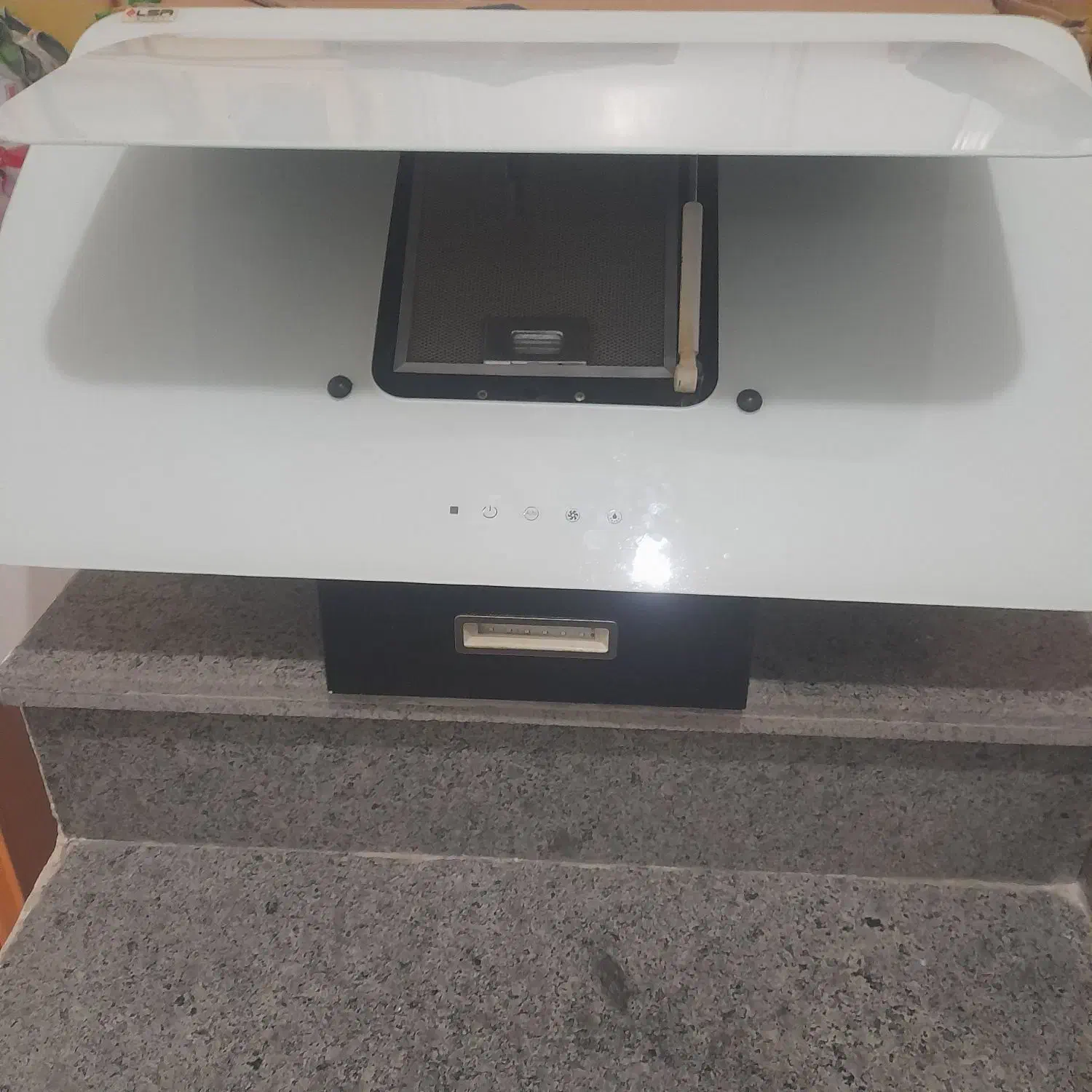 هود السام|هود|نوشین شهر, |دیوار