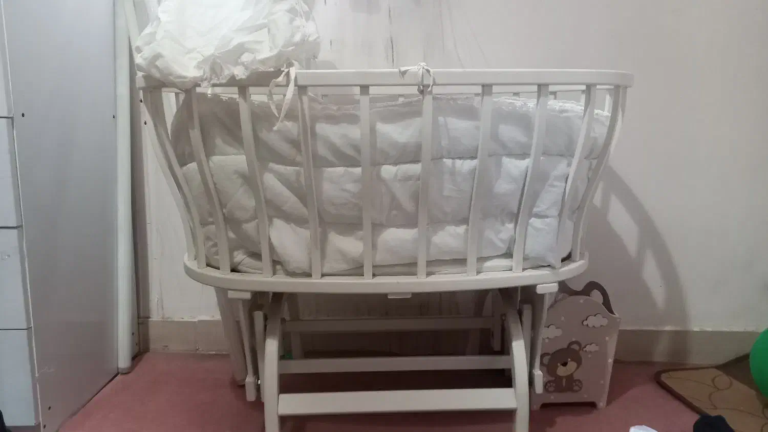 تخت کنار مادر (گهواره) و کریر|تخت و صندلی بچه|ورامین, ورامین|دیوار