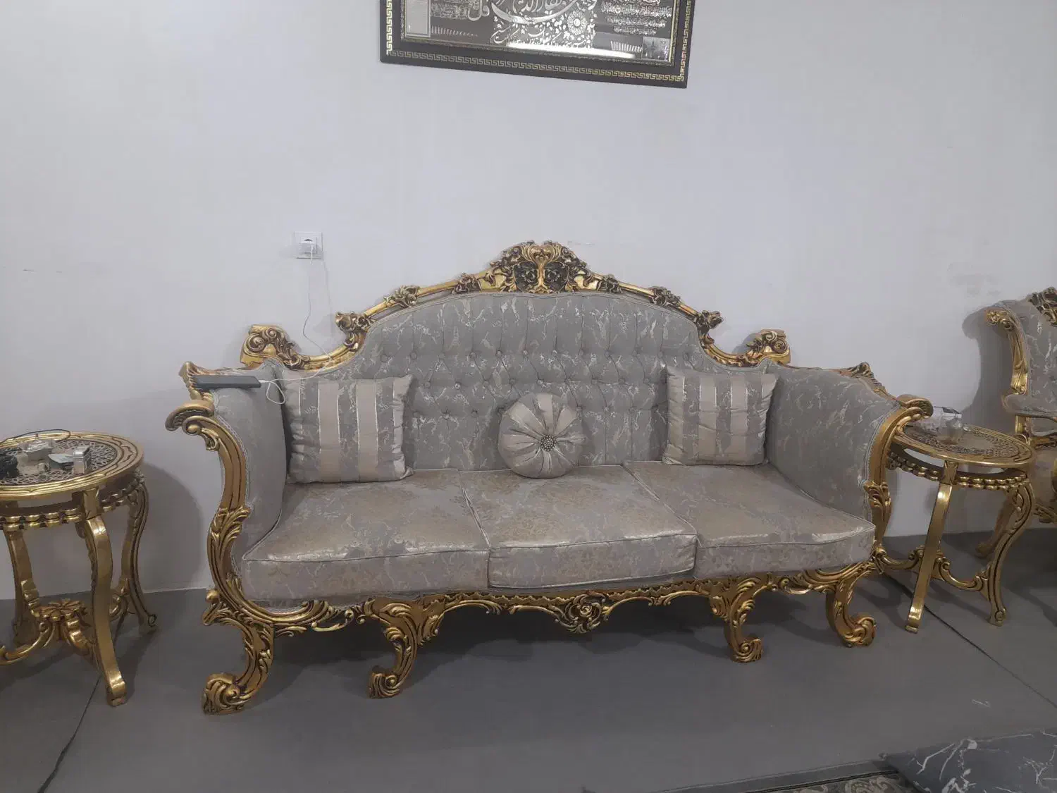 مبل امپراطوری در حد نو|مبلمان خانگی و میز عسلی|مشهد, موسوی قوچانی|دیوار