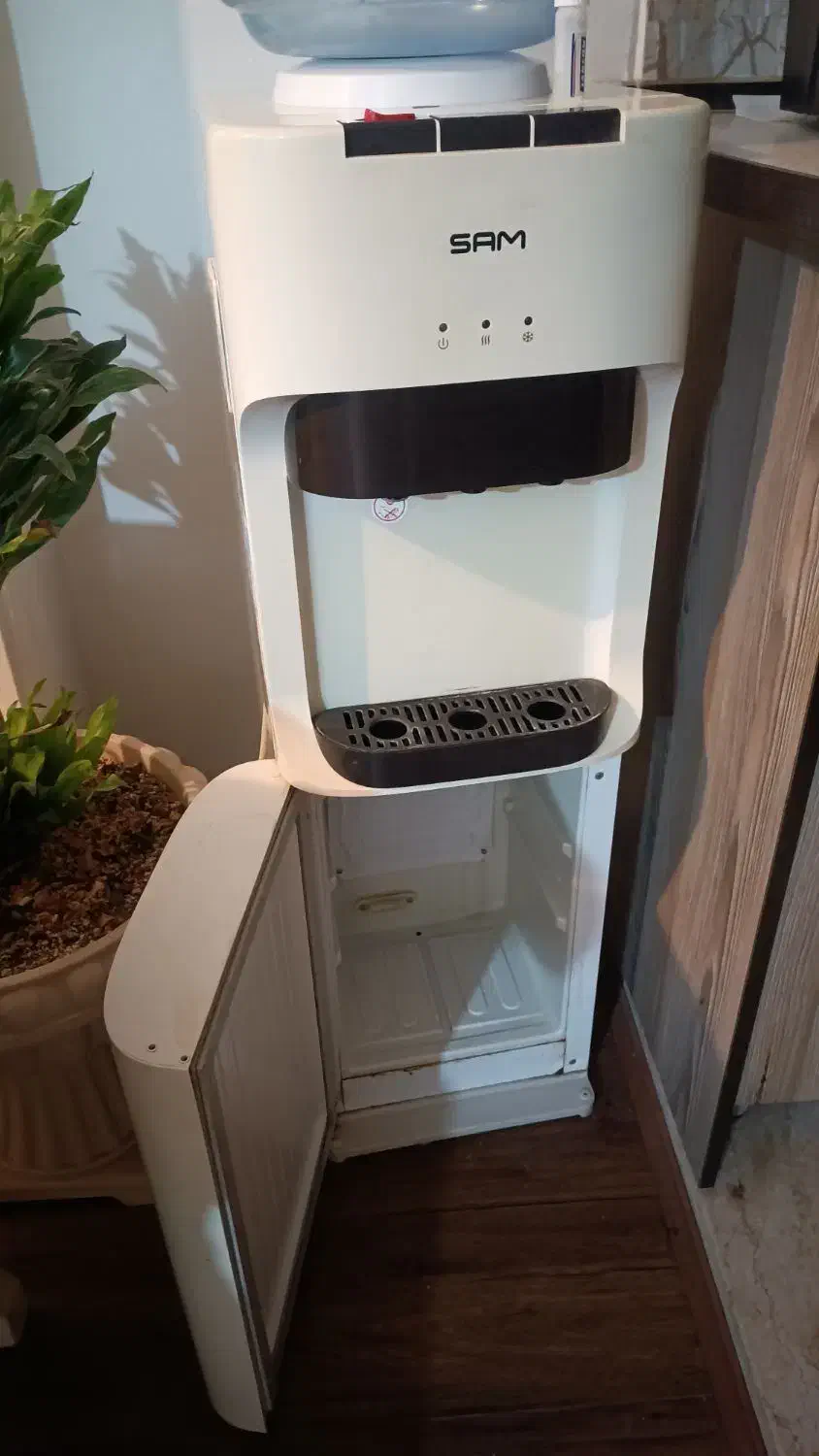 آبسردکن 3شیر|آب‌سردکن و تصفیه آب|پرند, فاز ۲|دیوار