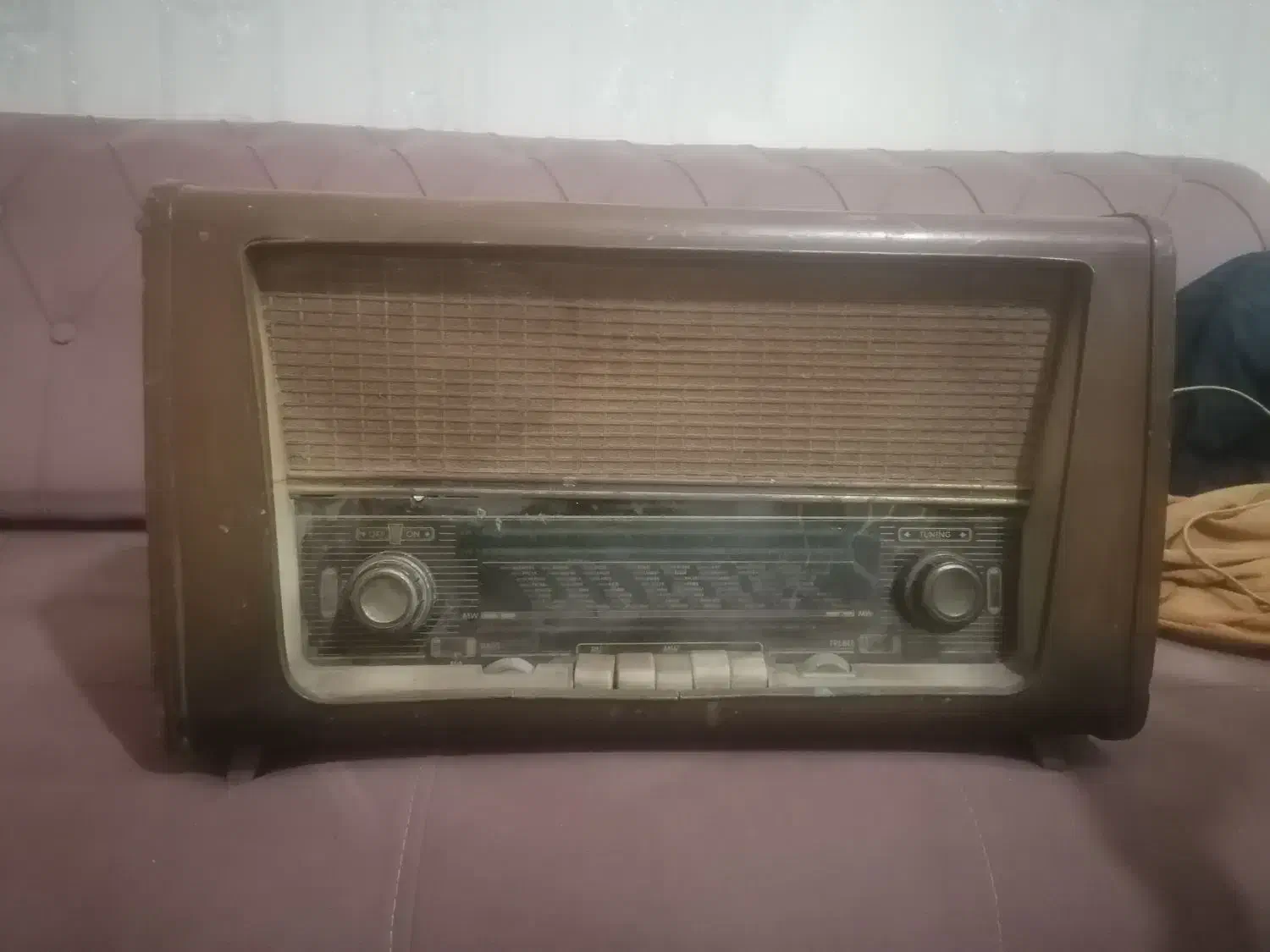 رادیو قدیمی|کلکسیون اشیاء عتیقه|خوی, |دیوار