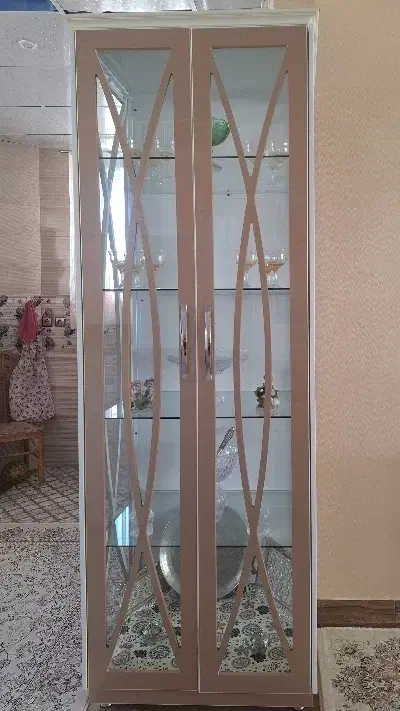 بوفه|بوفه، ویترین، کنسول|مهاجران, |دیوار