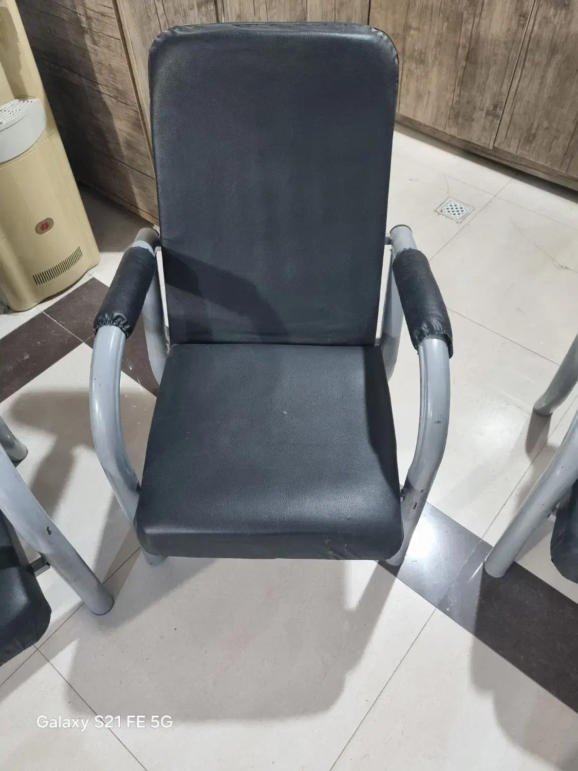 صندلی انتظار|صندلی و نیمکت|بندرعباس, |دیوار