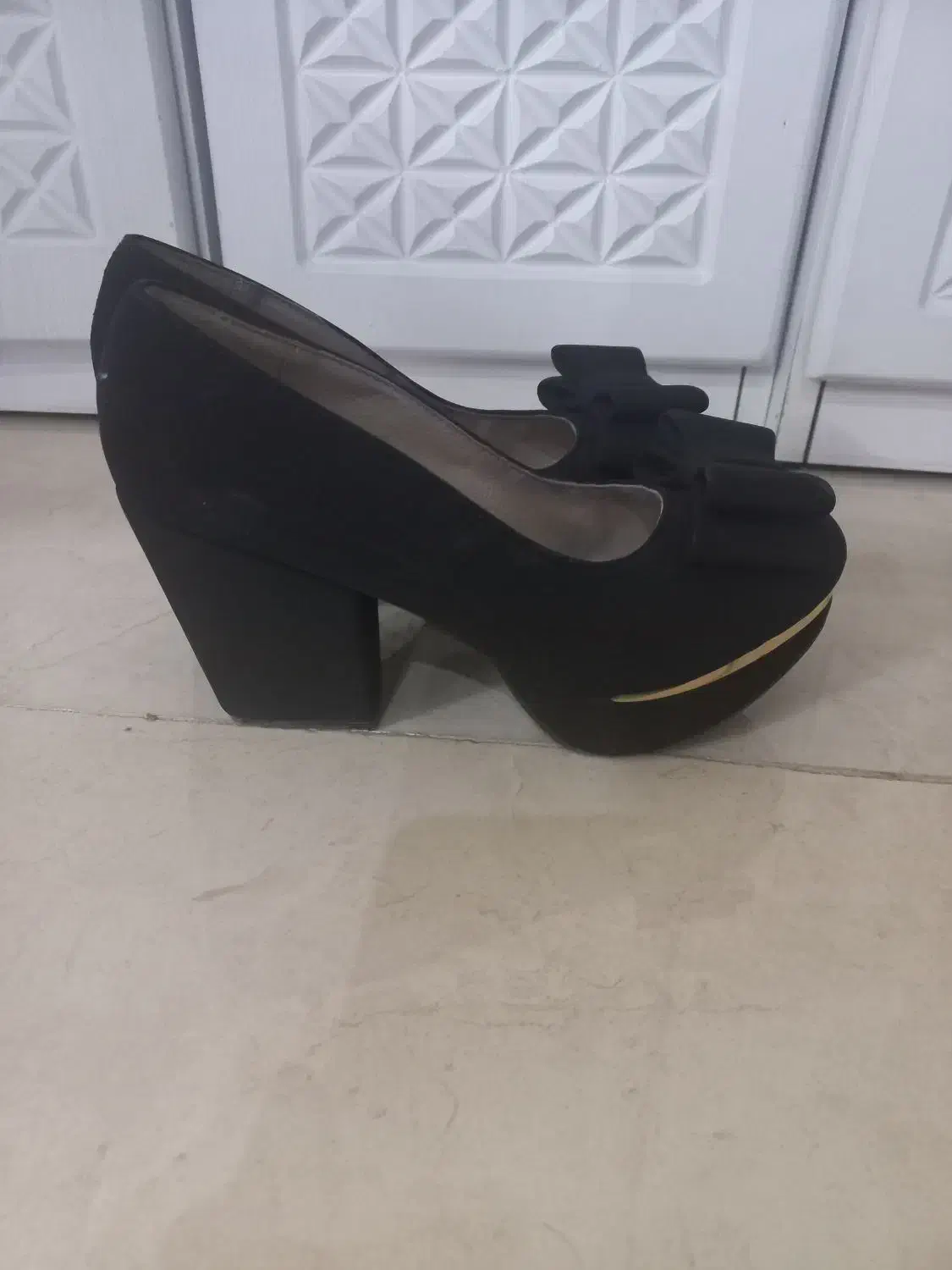 کفش مجلسی|کیف، کفش، کمربند|جهرم, |دیوار