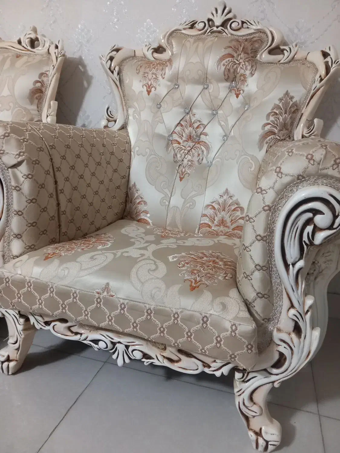 مبل ۷نفره سلطنتی سالم درحدنورنگ شیری باجلو مبلی|مبلمان خانگی و میز عسلی|کرمانشاه, |دیوار