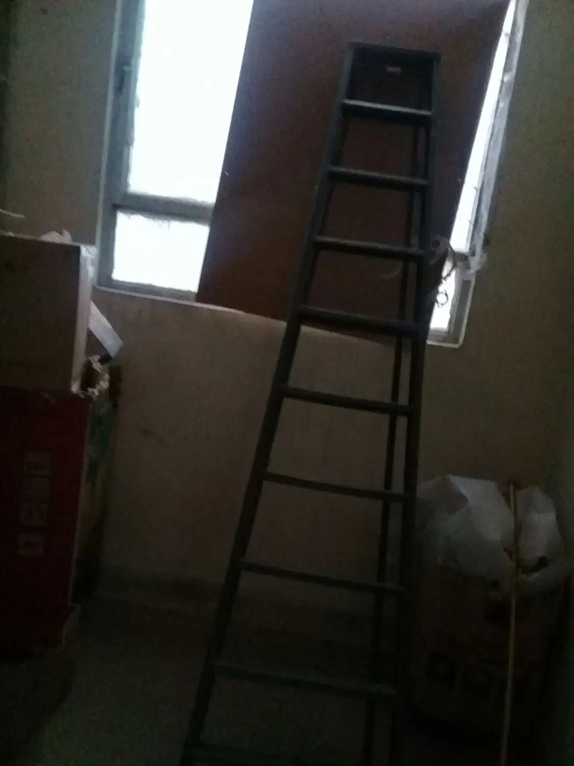 یک عدد نردبان سالم در حدنو|ابزارآلات|زاهدان, |دیوار