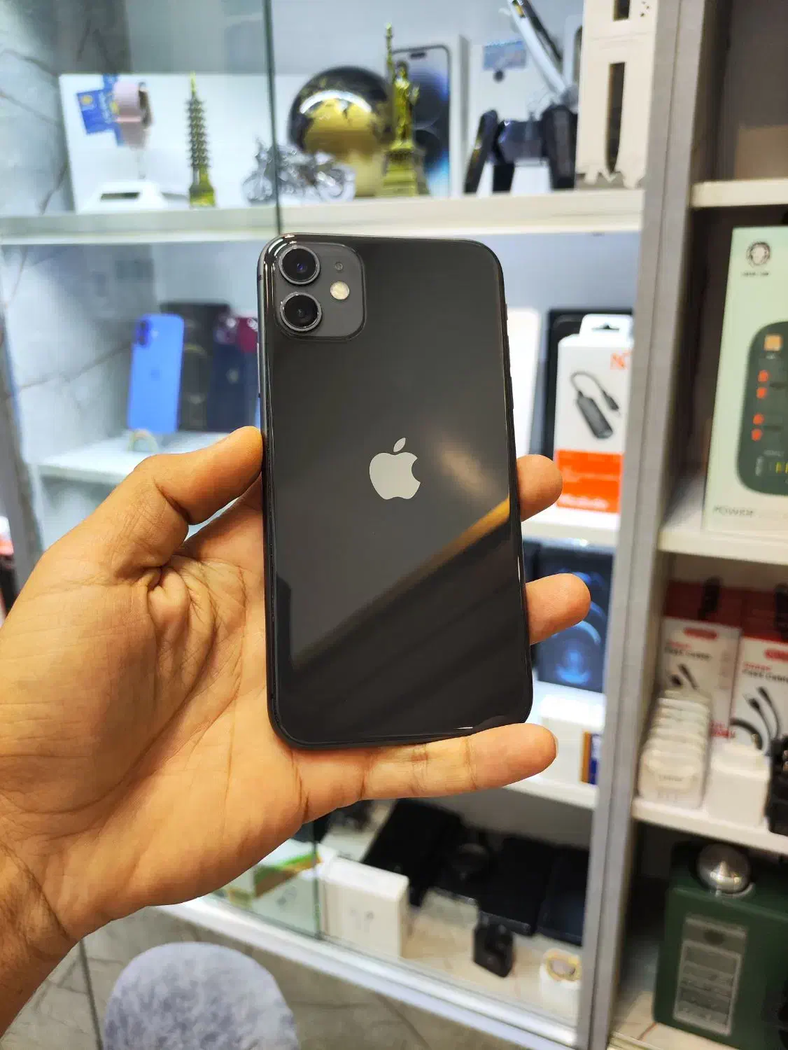 iPhone 11 cha حافظه ۱۲۸ گیگ|موبایل|شیراز, سیلو|دیوار