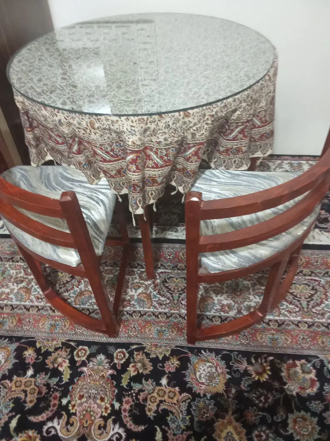 میز غذاخوری|میز و صندلی غذاخوری|ری, حمزهآباد|دیوار