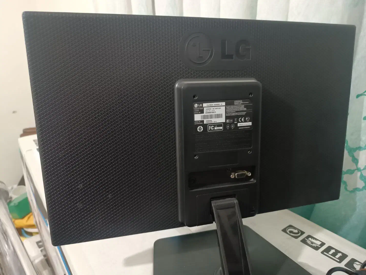 مانیتور LG|قطعات و لوازم جانبی رایانه|شهریار, شهرک شاهد|دیوار