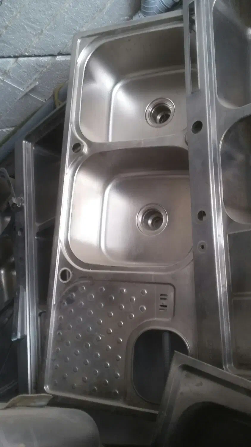 خارجی بخر به قیمت امارت در کشاورز سینک|مصالح و تجهیزات ساختمان|مشهد, نیروی هوایی|دیوار