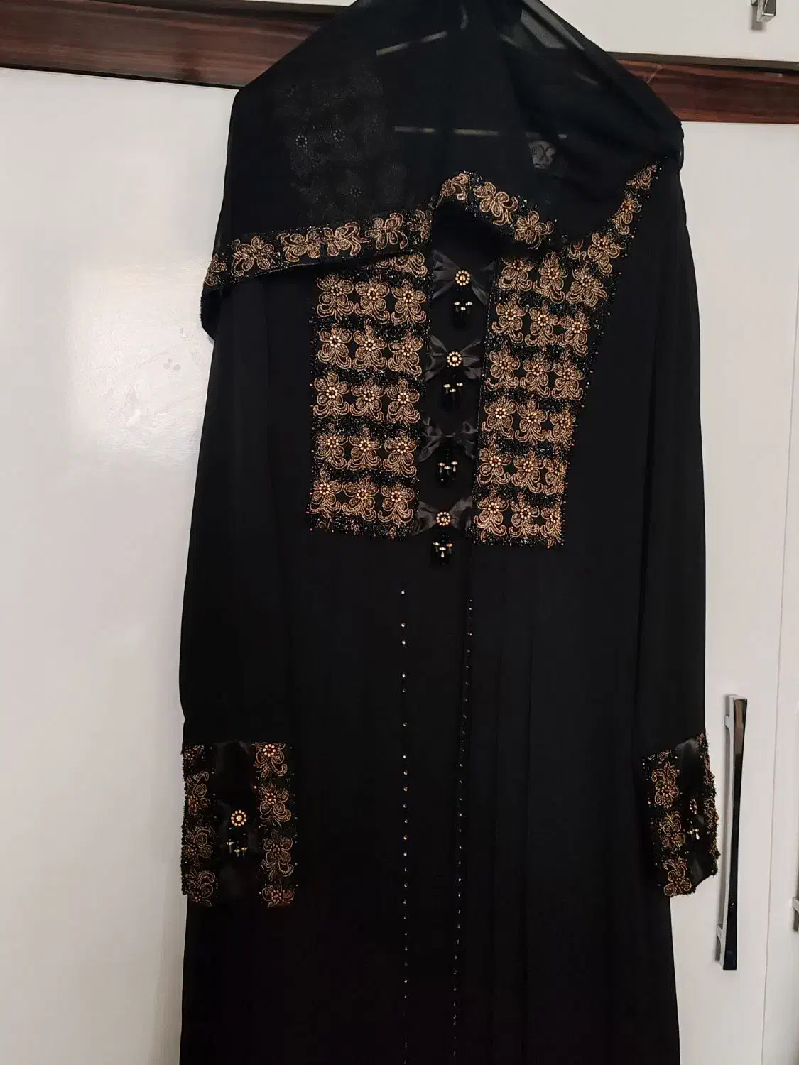 مانتو بلند مجلسی عبایی|لباس|اصفهان, برازنده|دیوار