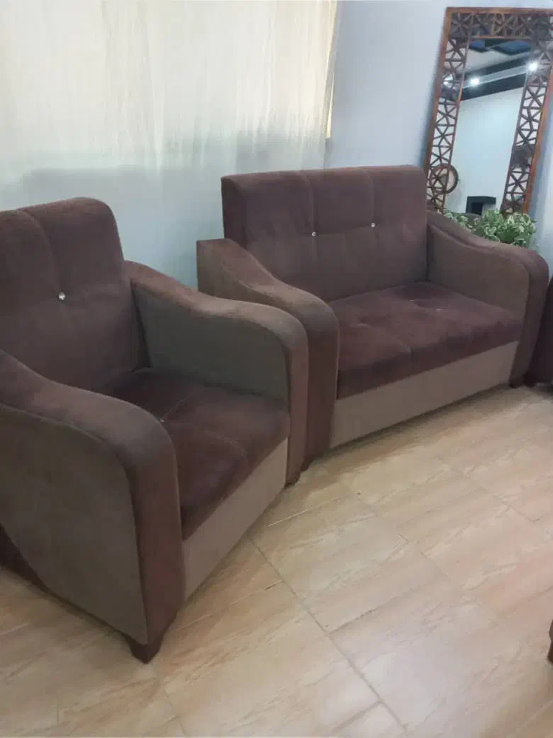 مبل ۷نفره|مبلمان خانگی و میز عسلی|رشت, حومه رشت|دیوار