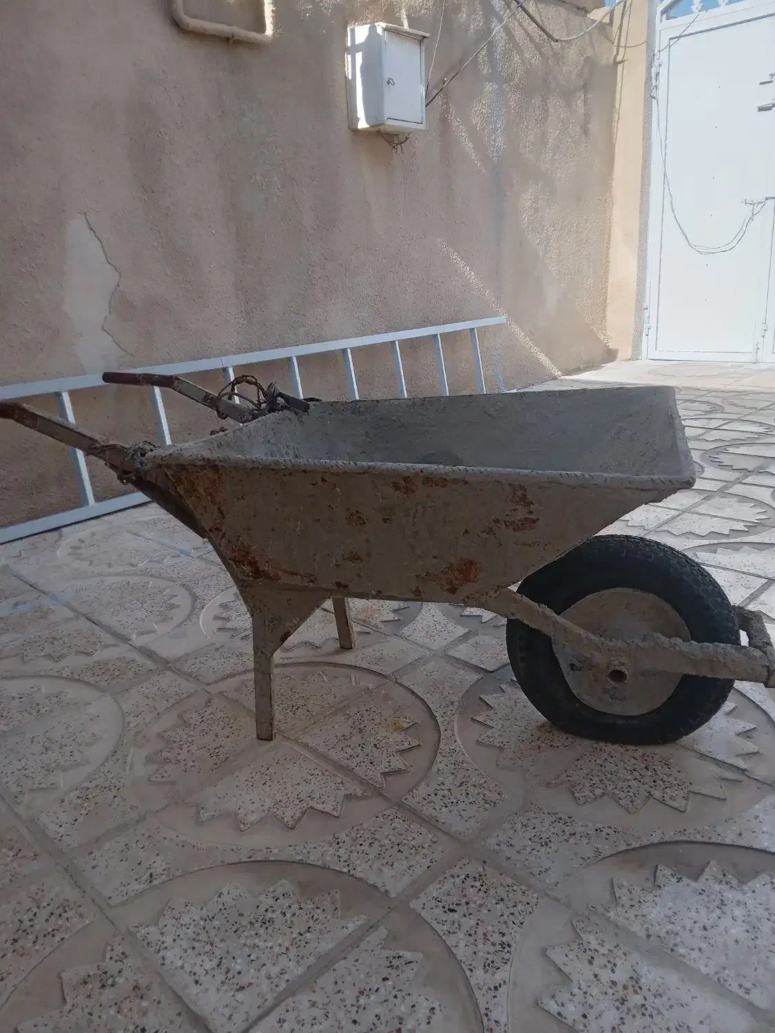 فرغون|مصالح و تجهیزات ساختمان|ایوان, |دیوار