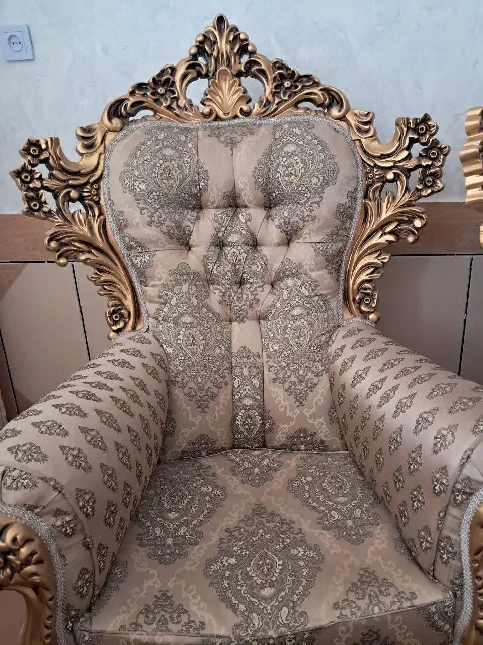 مبل سلطنتی ۷نفره|مبلمان خانگی و میز عسلی|خواف, |دیوار