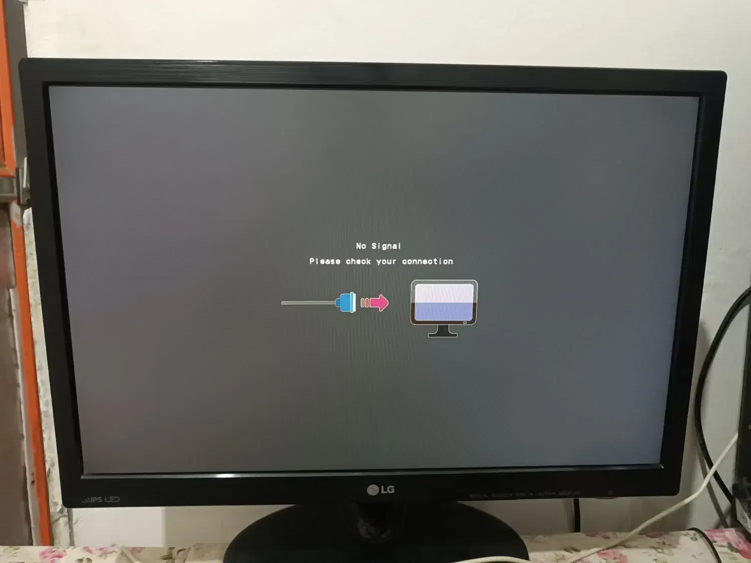 monitor LG  مانیتور ال جی ۲۰ led|قطعات و لوازم جانبی رایانه|مشهد, پورسینا|دیوار