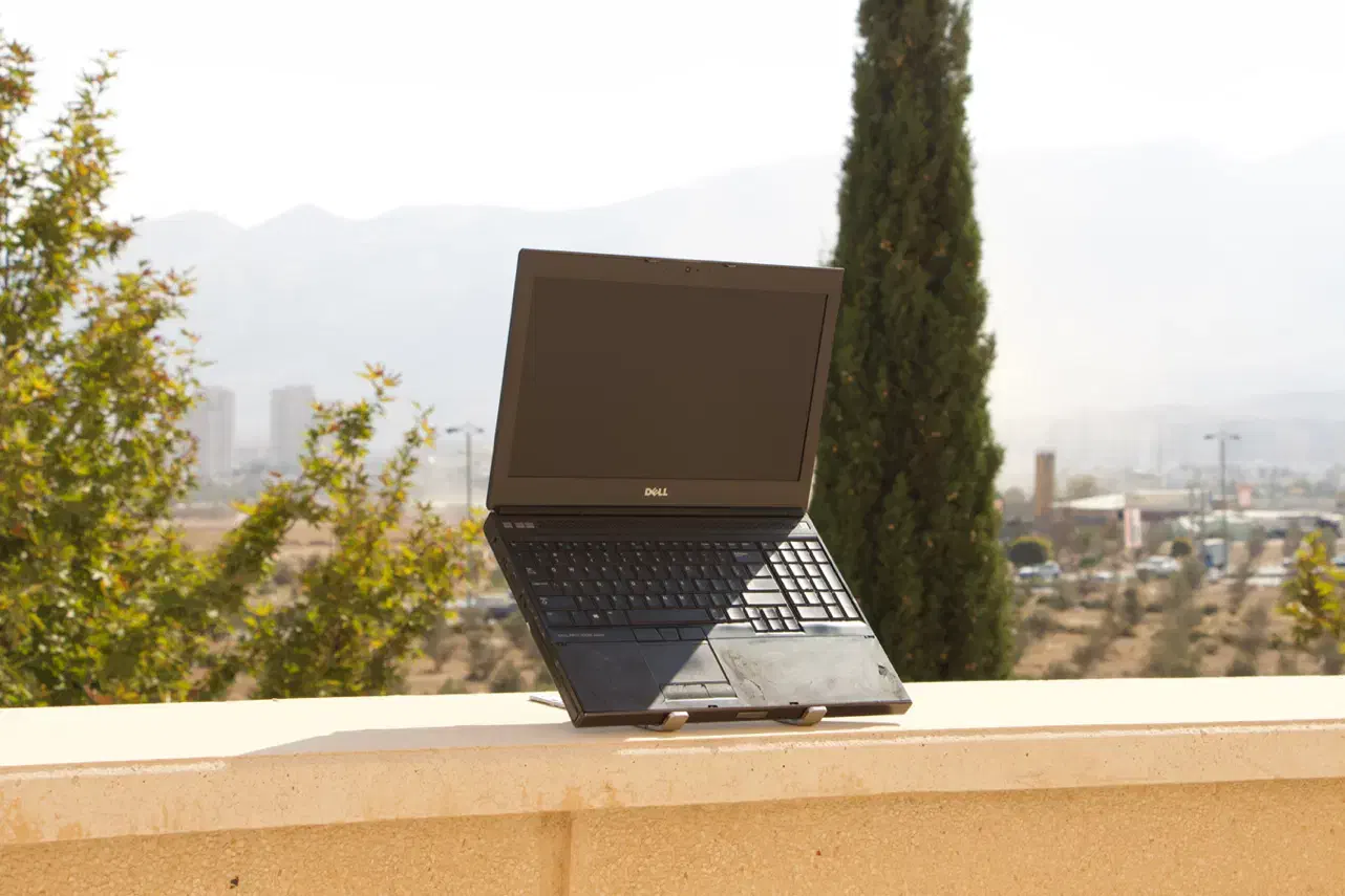لپتاپ Dell گرافیکی/کرای۷/رم۸هاردSSD با ضمانت و کیف|رایانه همراه|شیراز, شهرک گلستان|دیوار