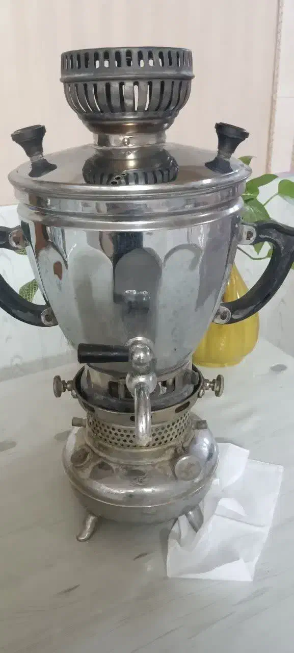 سماور نفتی قدیمی سالم|سماور، چایساز، قهوهساز|اصفهان, ملکشهر|دیوار