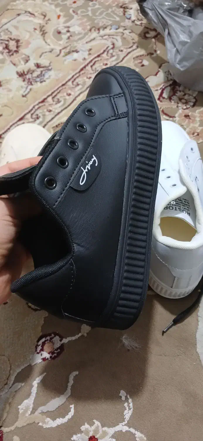 کفش|کیف، کفش، کمربند|هشتگرد, شهرک ولیعصر (مهستان)|دیوار