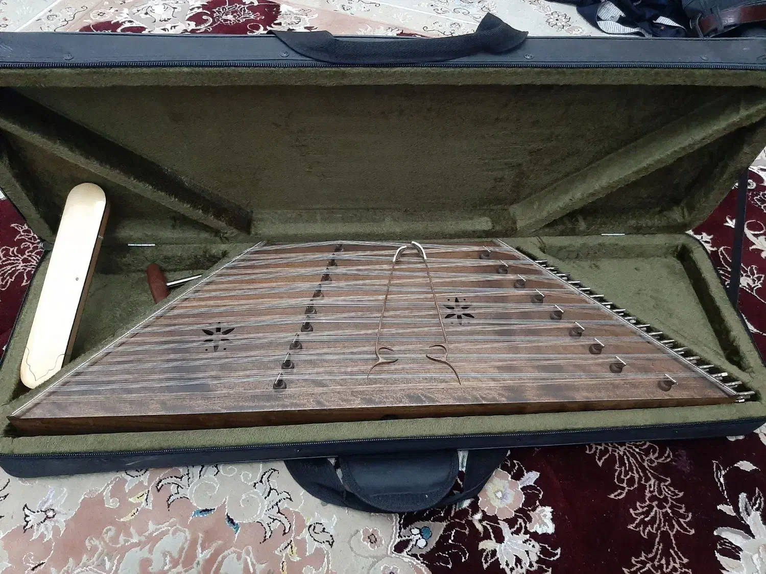 سنتور|سازهای سنتی|نیریز, |دیوار