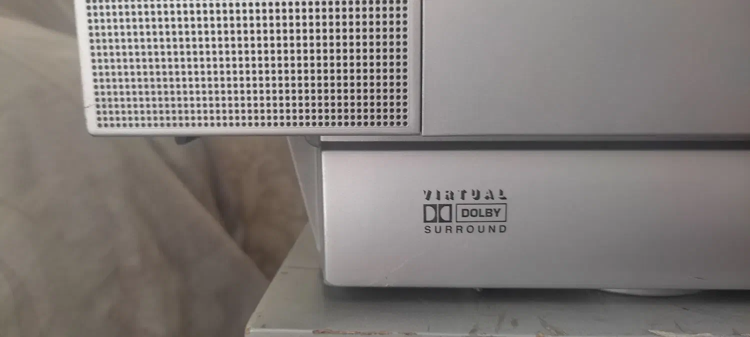 تلویزیون سامسونگ 29اینچ پلانو دیجیتال با میز 3طبق|تلویزیون و پروژکتور|اصفهان, شهید رجایی|دیوار