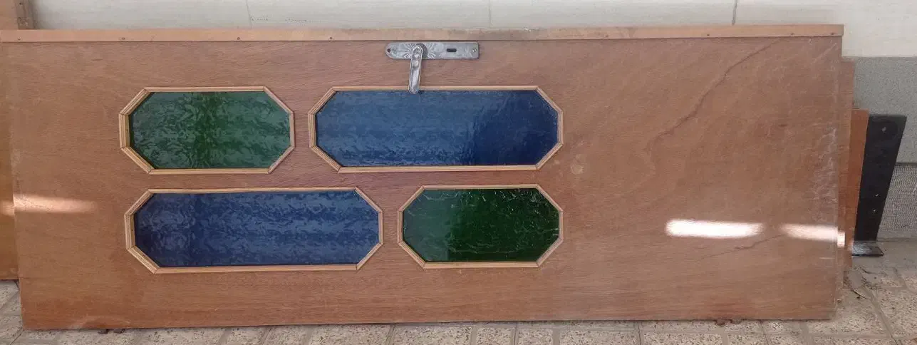 درب چوبی دو لنگه|کلکسیون اشیاء عتیقه|کرمان, |دیوار