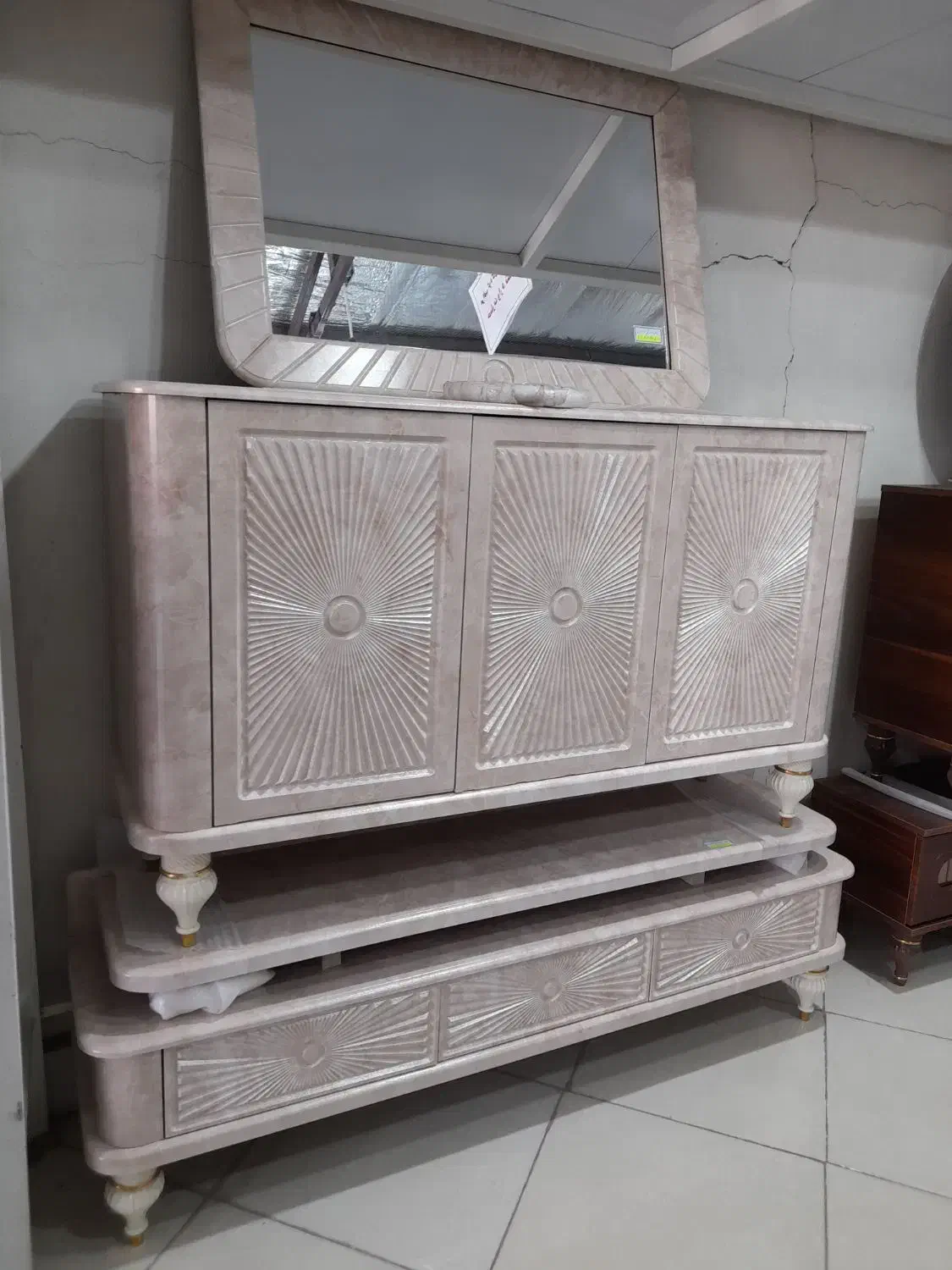 ست آینه کنسول و میز تلویزیون خورشیدی * اثاث مارکت|بوفه، ویترین، کنسول|سیرجان, |دیوار