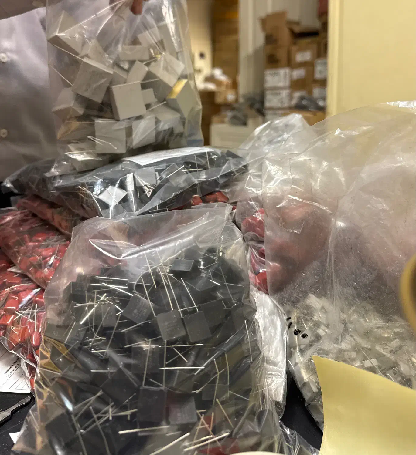 استخدام کارمند ساده خانم|استخدام اداری و مدیریت|تهران, شیخ هادی|دیوار