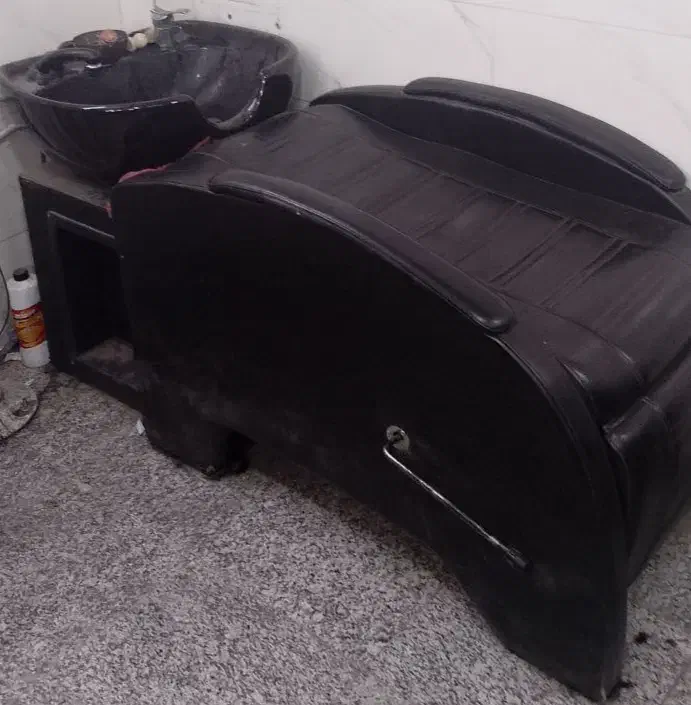 سرشور و صندلی طرح برقی|آرایشگاه و سالن‌های زیبایی|بومهن, |دیوار