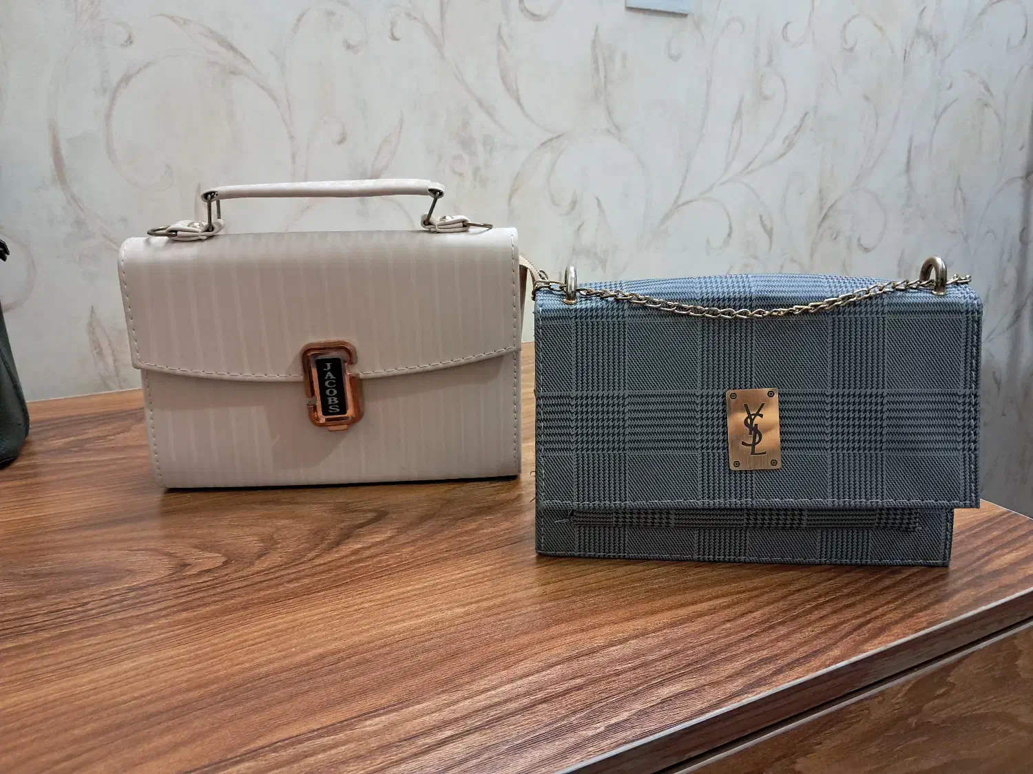 کیف دوشی|کیف، کفش، کمربند|سمنان, |دیوار