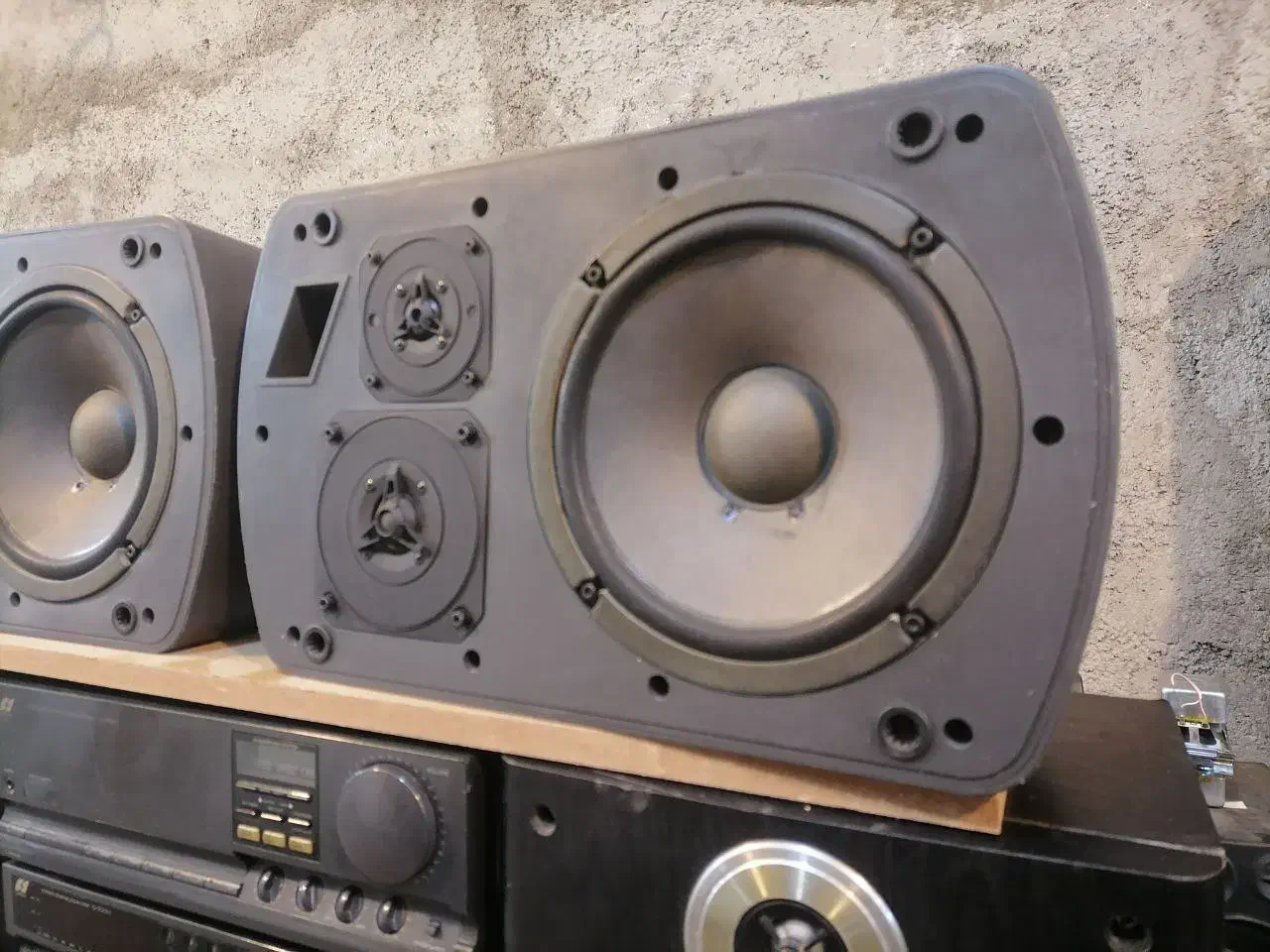 اسپیکر مانیتور toa. ساخت ژاپن. دام مید دام تیوتر|سیستم صوتی خانگی|ارومیه, |دیوار