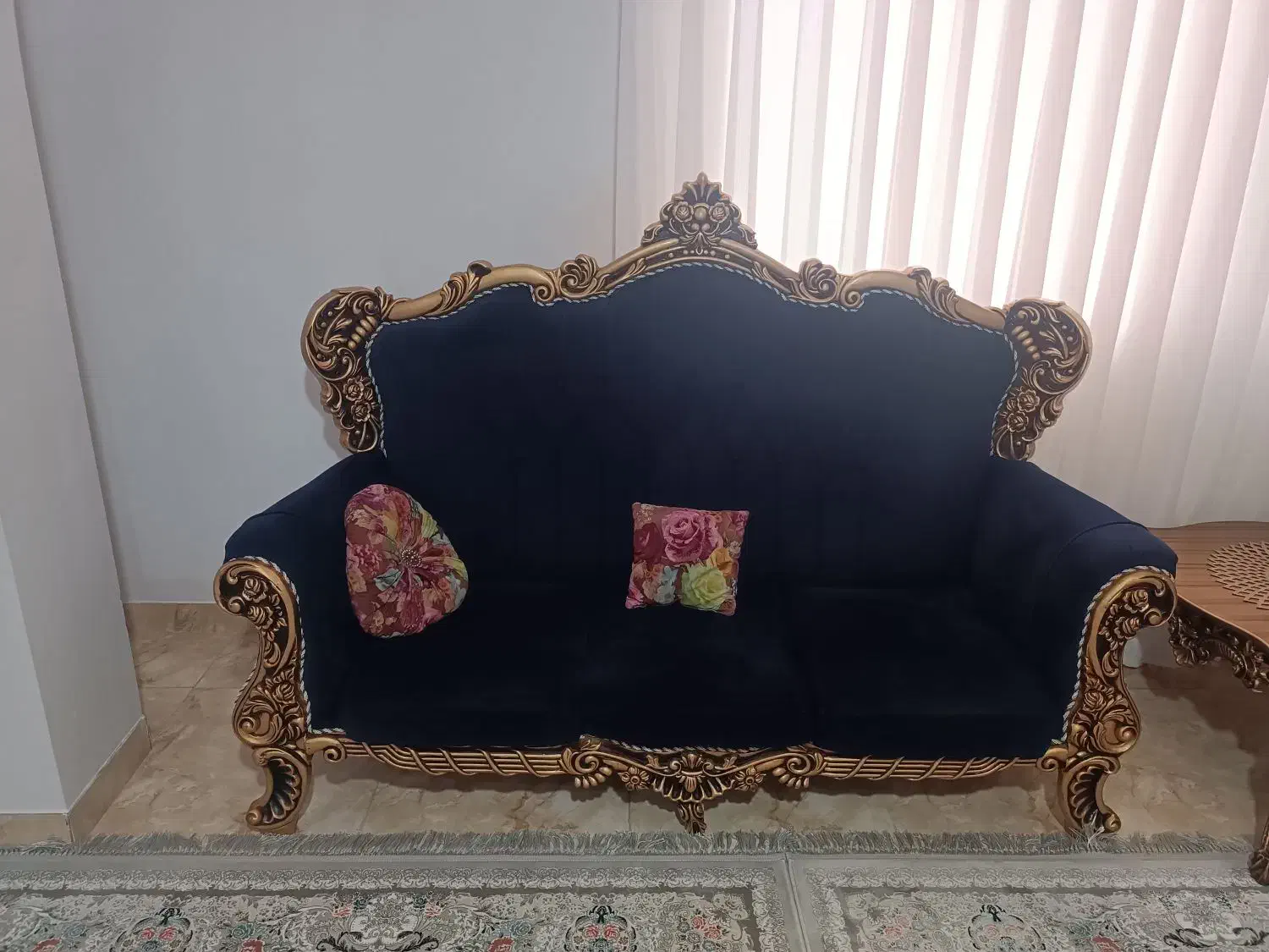 مبل سلطنتی ۷ نفره|مبلمان خانگی و میز عسلی|رشت, استقامت ۱|دیوار