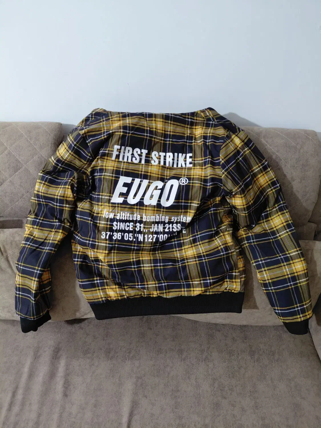 کاپشن 2 رو|لباس|کاشان, مفتح|دیوار