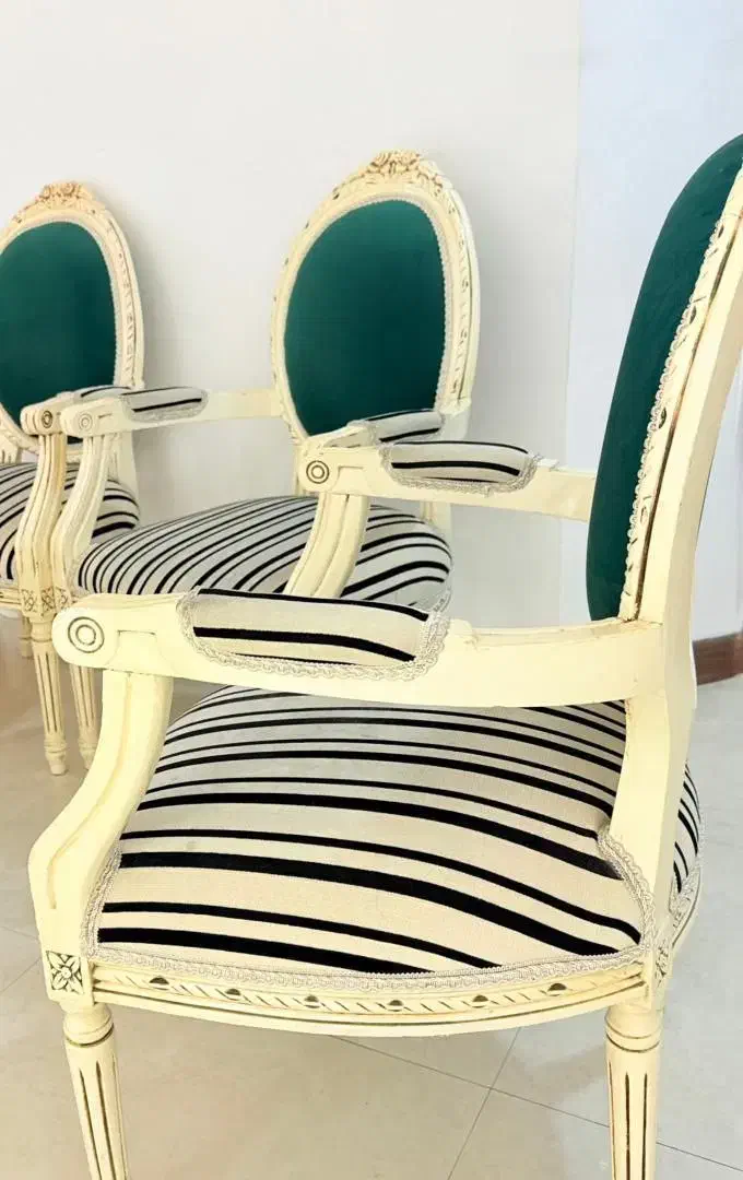 مبل کلاسیک|مبلمان خانگی و میز عسلی|شیراز, فرهنگ شهر|دیوار