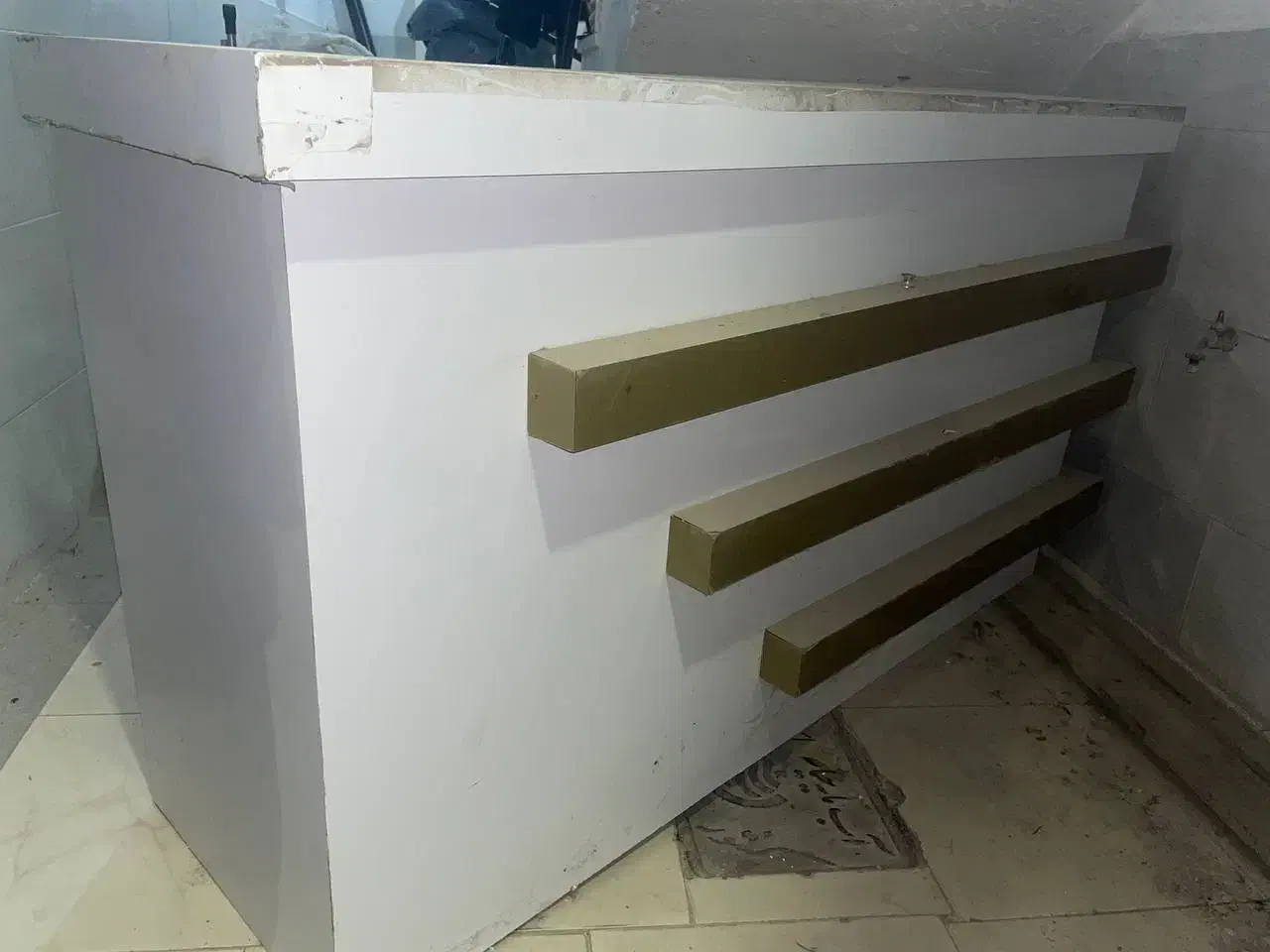 میز تحریر|میز تحریر و کامپیوتر|شیروان (خراسان), |دیوار