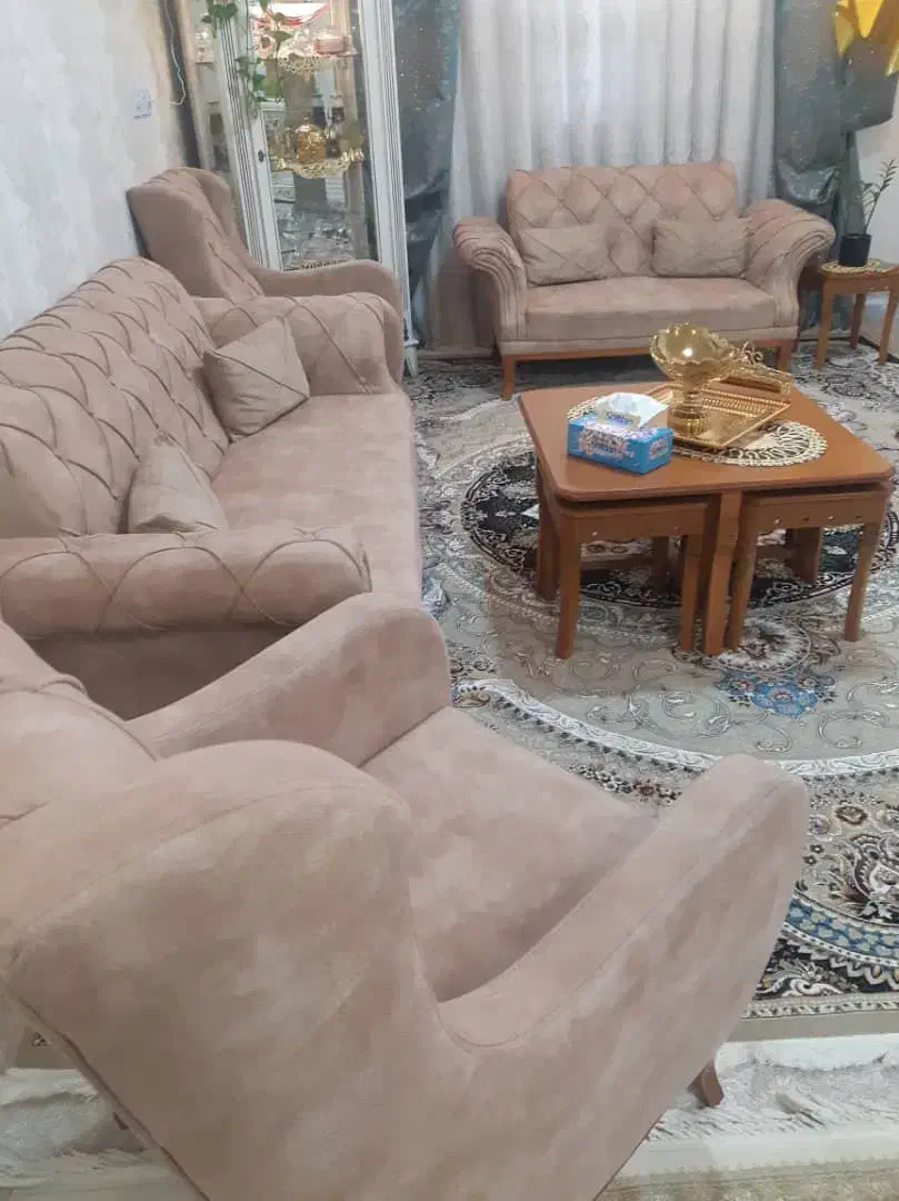 مبل هفت نفره بسیار تمیز|مبلمان خانگی و میز عسلی|اهواز, کوی فرهنگیان ۱|دیوار