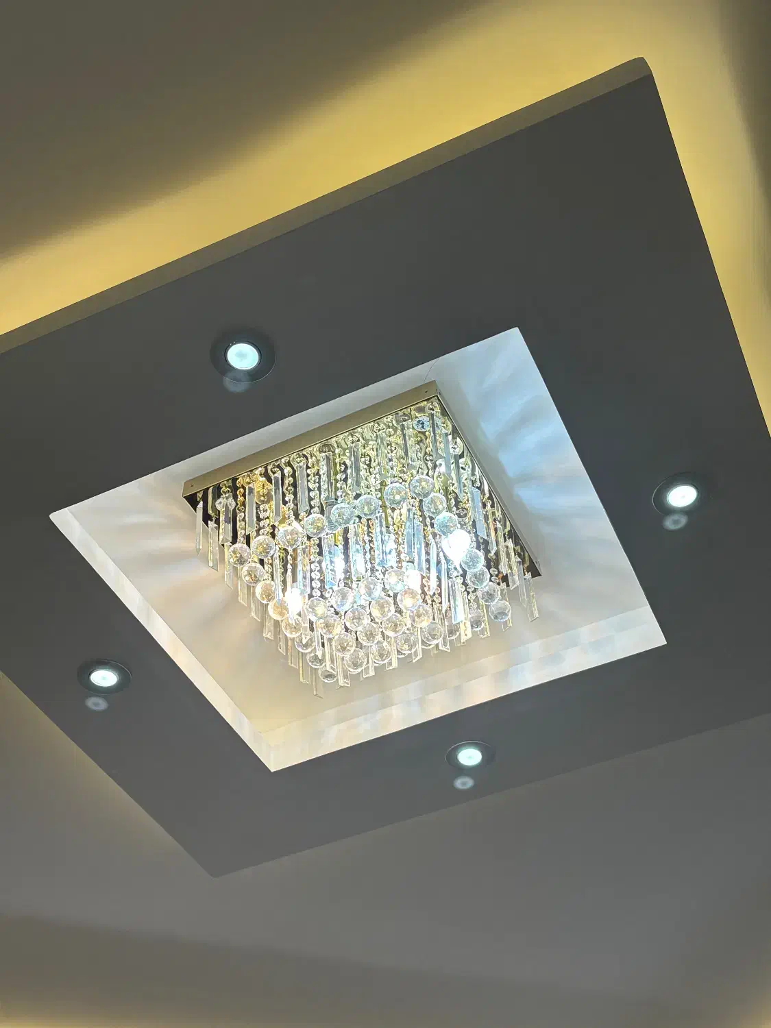 لوستر و لاینر|لوستر و چراغ آویز|رشت, حسین آباد|دیوار