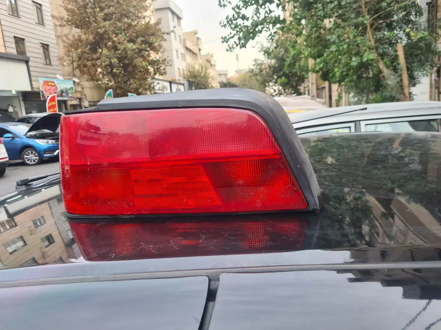 چراغ عقب سمت راننده پژو پرشیا|قطعات یدکی و لوازم جانبی|تهران, فلسطین (میدان انقلاب)|دیوار