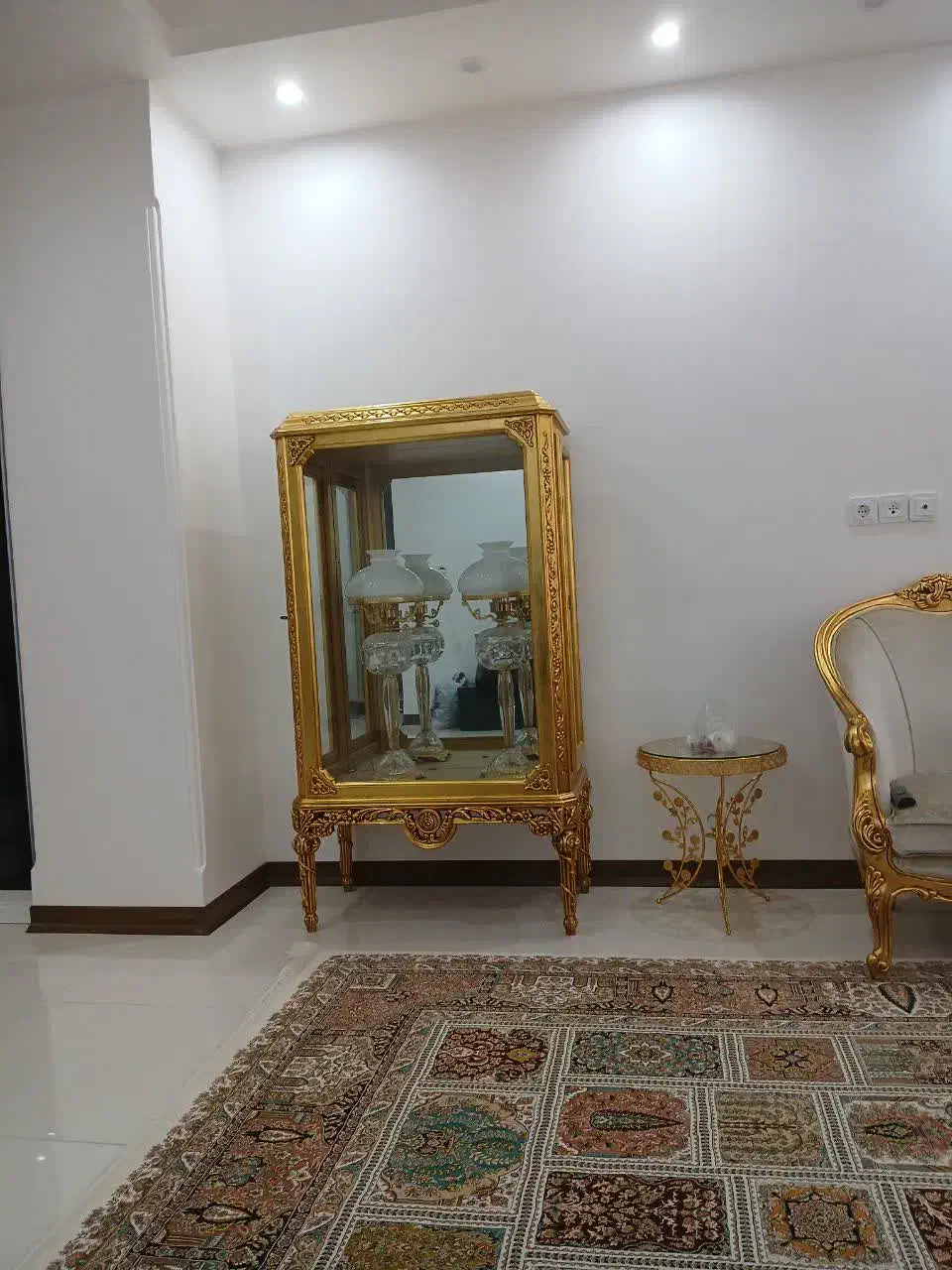 ویترین ورق طلا|بوفه، ویترین، کنسول|قم, عمار یاسر|دیوار