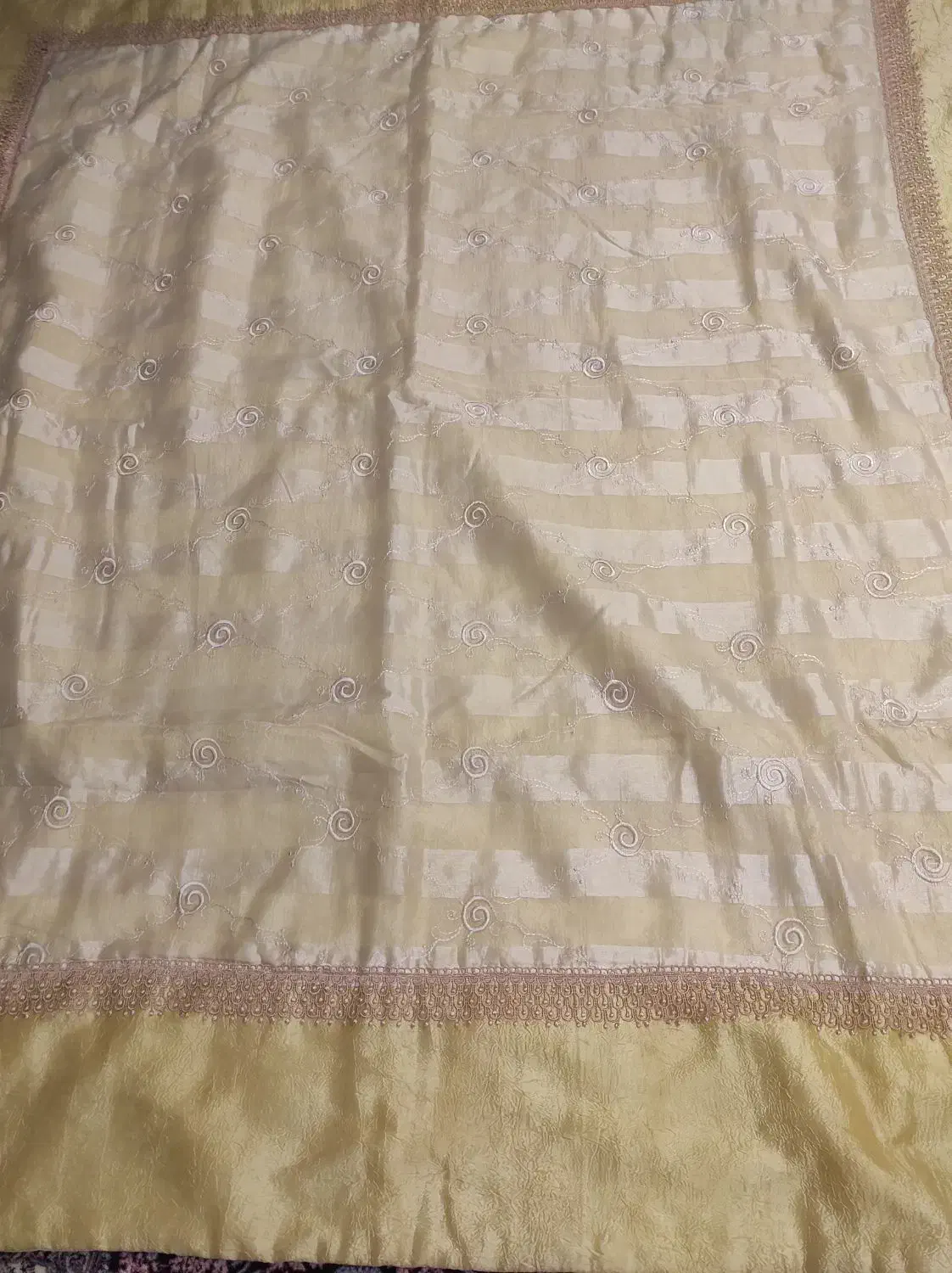 روتختی ۱۸۰ به همراه دو رو بالشتی و رو کوسنی|سرویس روتختی|کرمانشاه, |دیوار